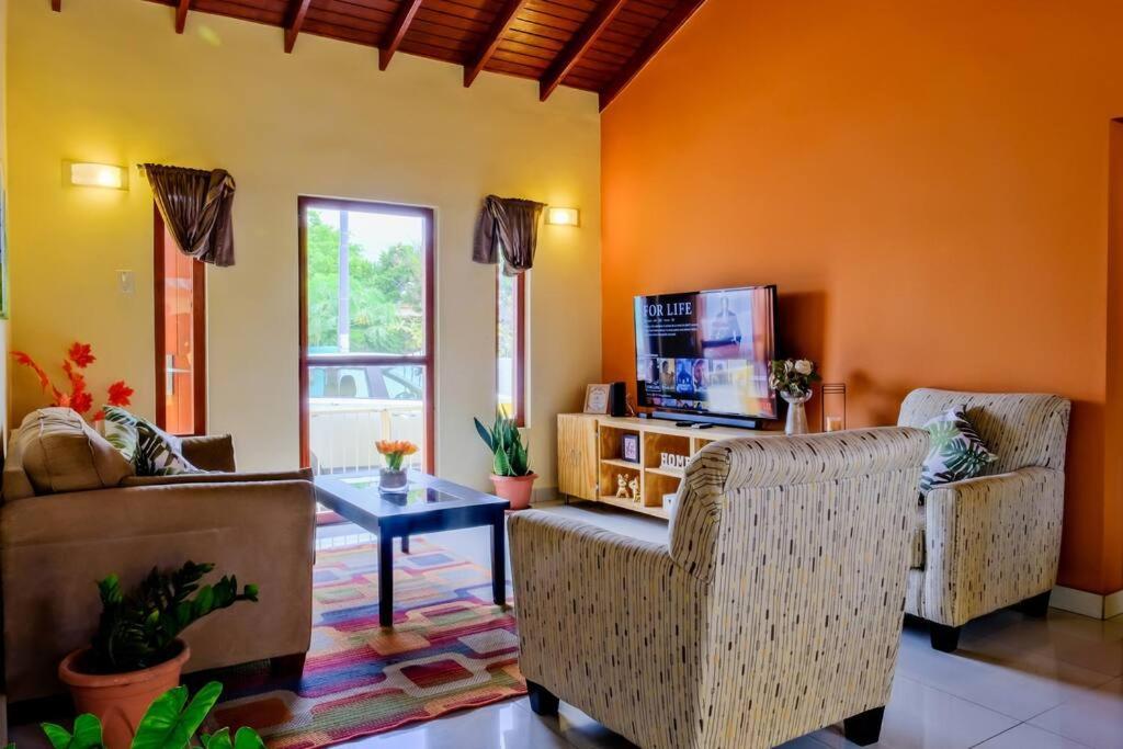 Iona'S Home: Vibrant 2Bedroom Home Near Willemstad Buitenkant foto